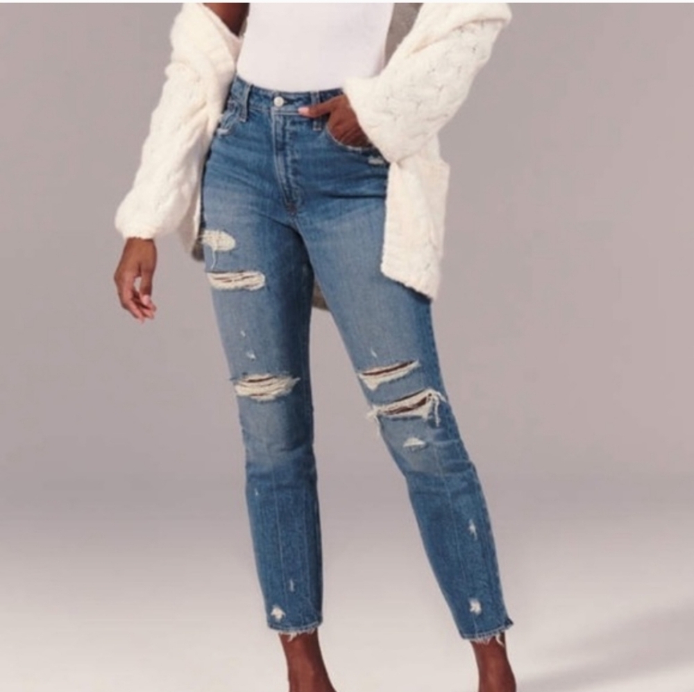Abercrombie & Fitch Curve Love High Rise Mom Jeans 28 / 6 Short Petite